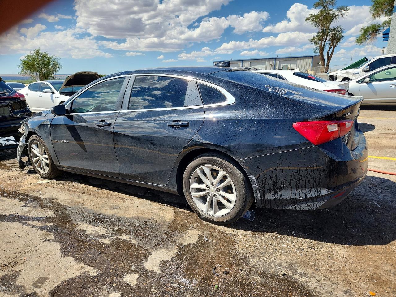 2018 Chevrolet Malibu Lt - Image 2