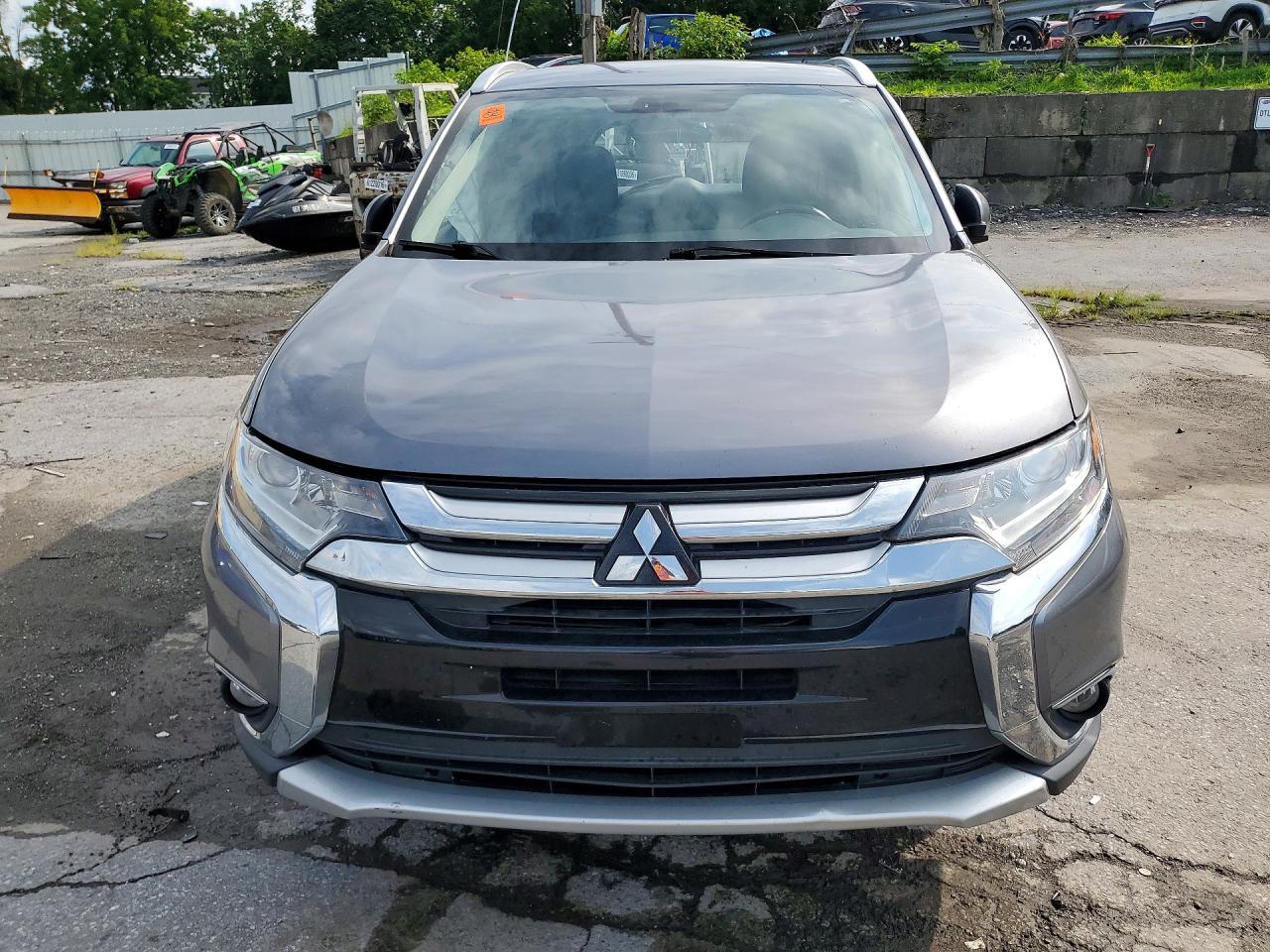 2018 Mitsubishi Outlander Se - Image 5