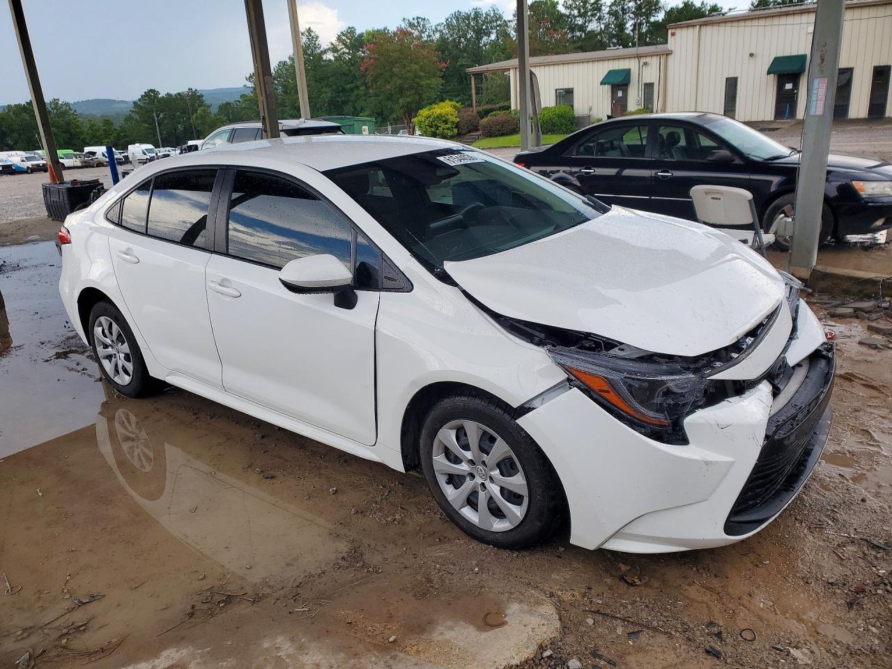 2023 Toyota Corolla Le - Image 4