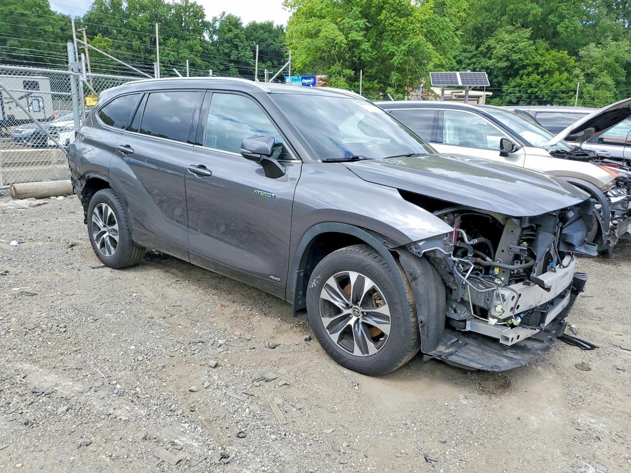 2021 Toyota Highlander Hybrid Xle - Image 4