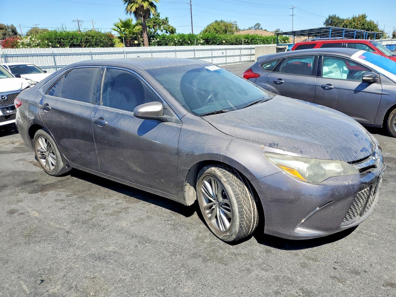 2015 Toyota Camry Se - Image 4