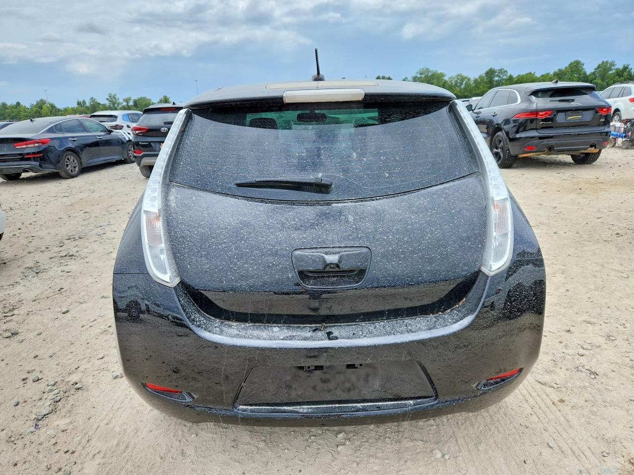 2015 Nissan Leaf S - Фото 6
