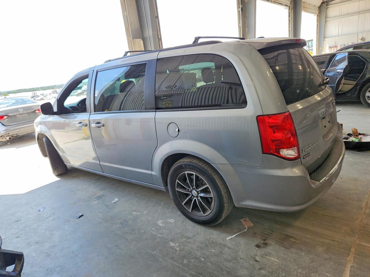 2019 Dodge Grand Caravan Gt - Image 2