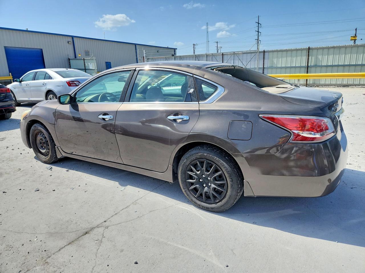 2015 Nissan Altima 2.5 S - Фото 2