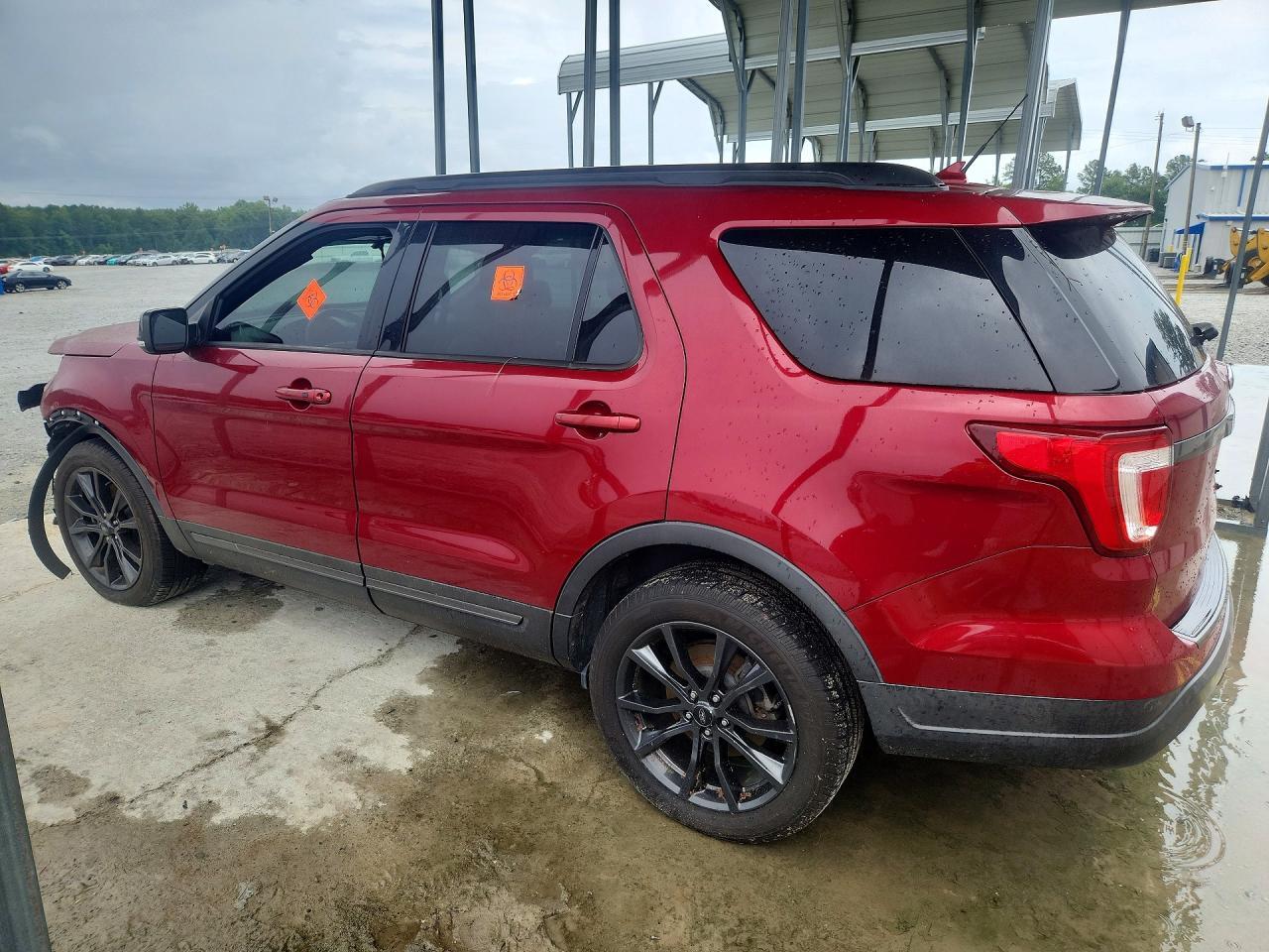 2019 Ford Explorer Xlt - Фото 2