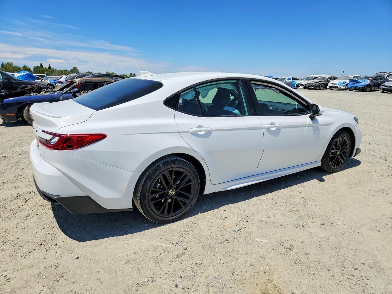 2025 Toyota Camry Se - Image 3