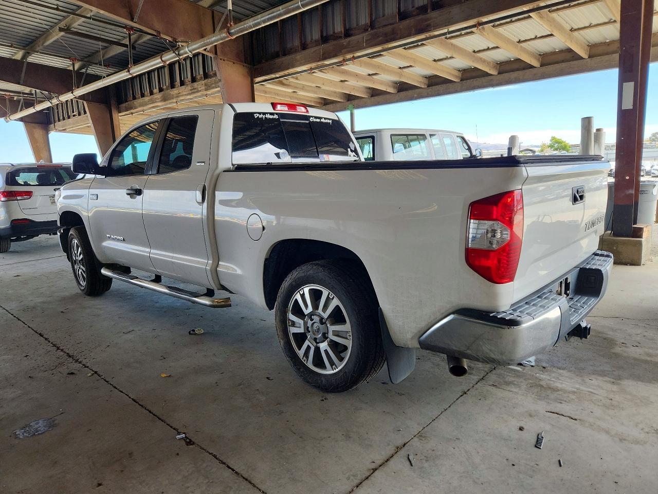 2017 Toyota Tundra Sr5 - Image 2