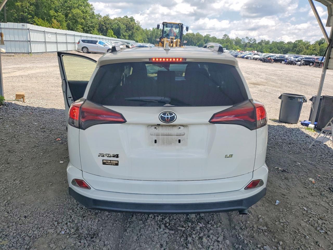 2018 Toyota Rav4 Le - Image 6