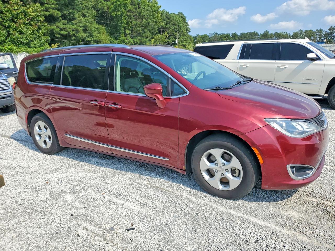 2017 Chrysler Pacifica Touring L Plus - Фото 4