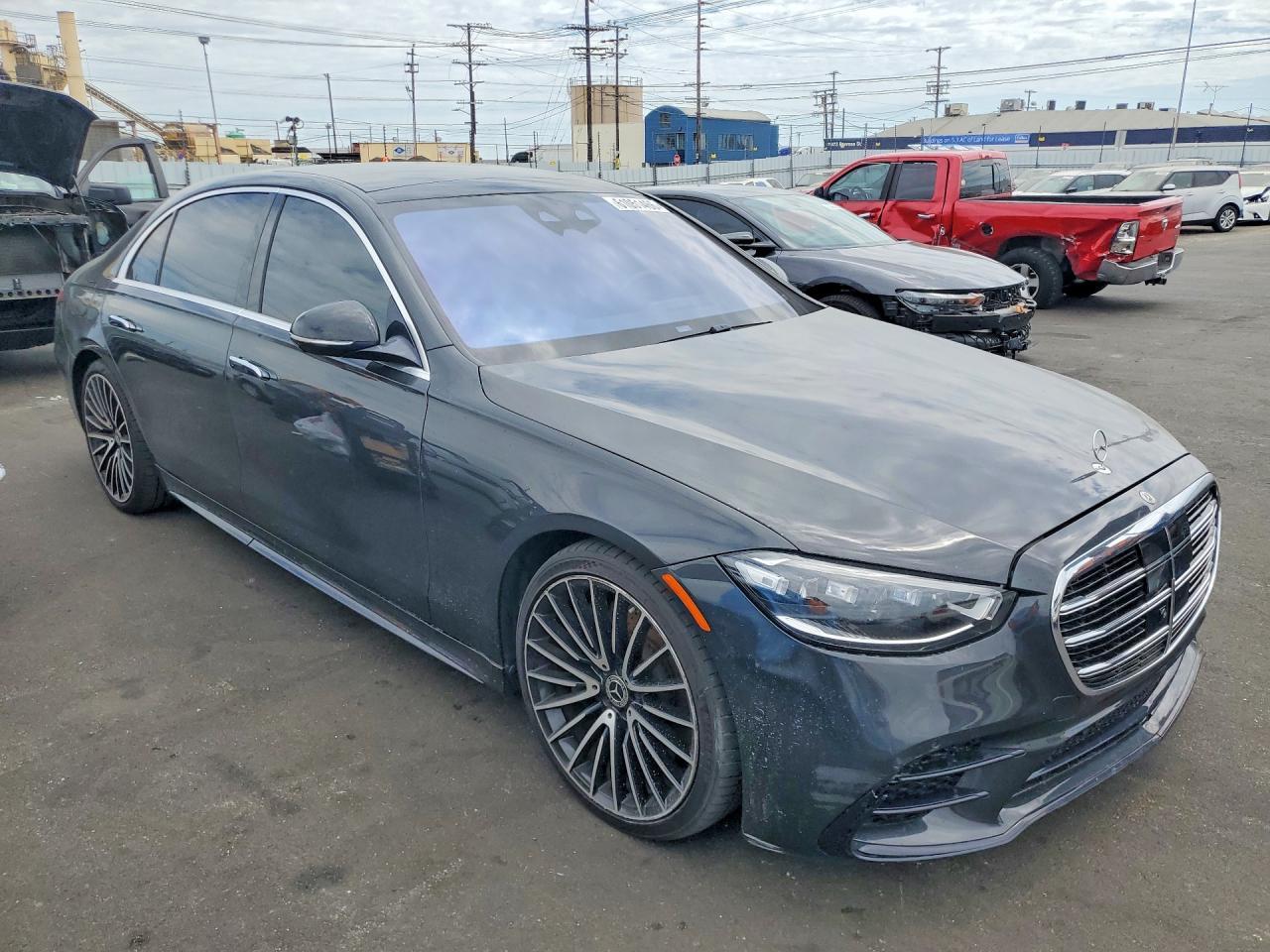 2022 Mercedes-Benz S 500 4Matic - Image 4