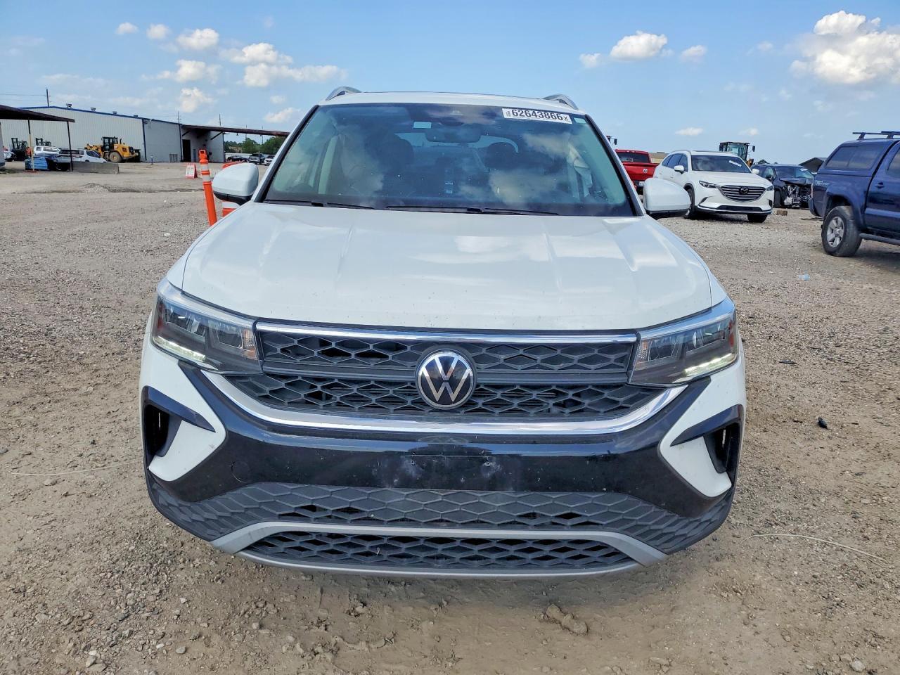 2024 Volkswagen Taos Se - Image 5