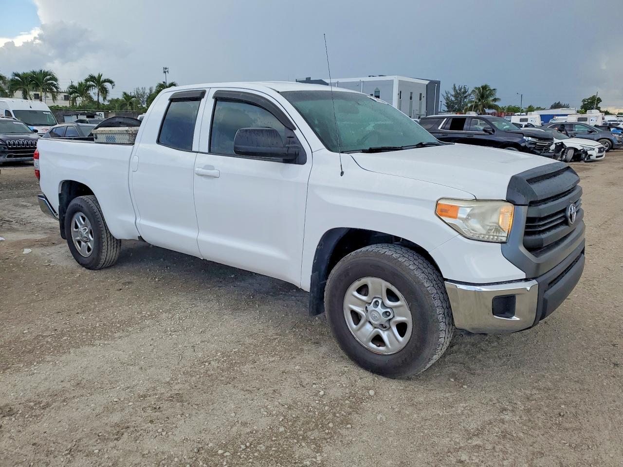 2015 Toyota Tundra Sr - Фото 4
