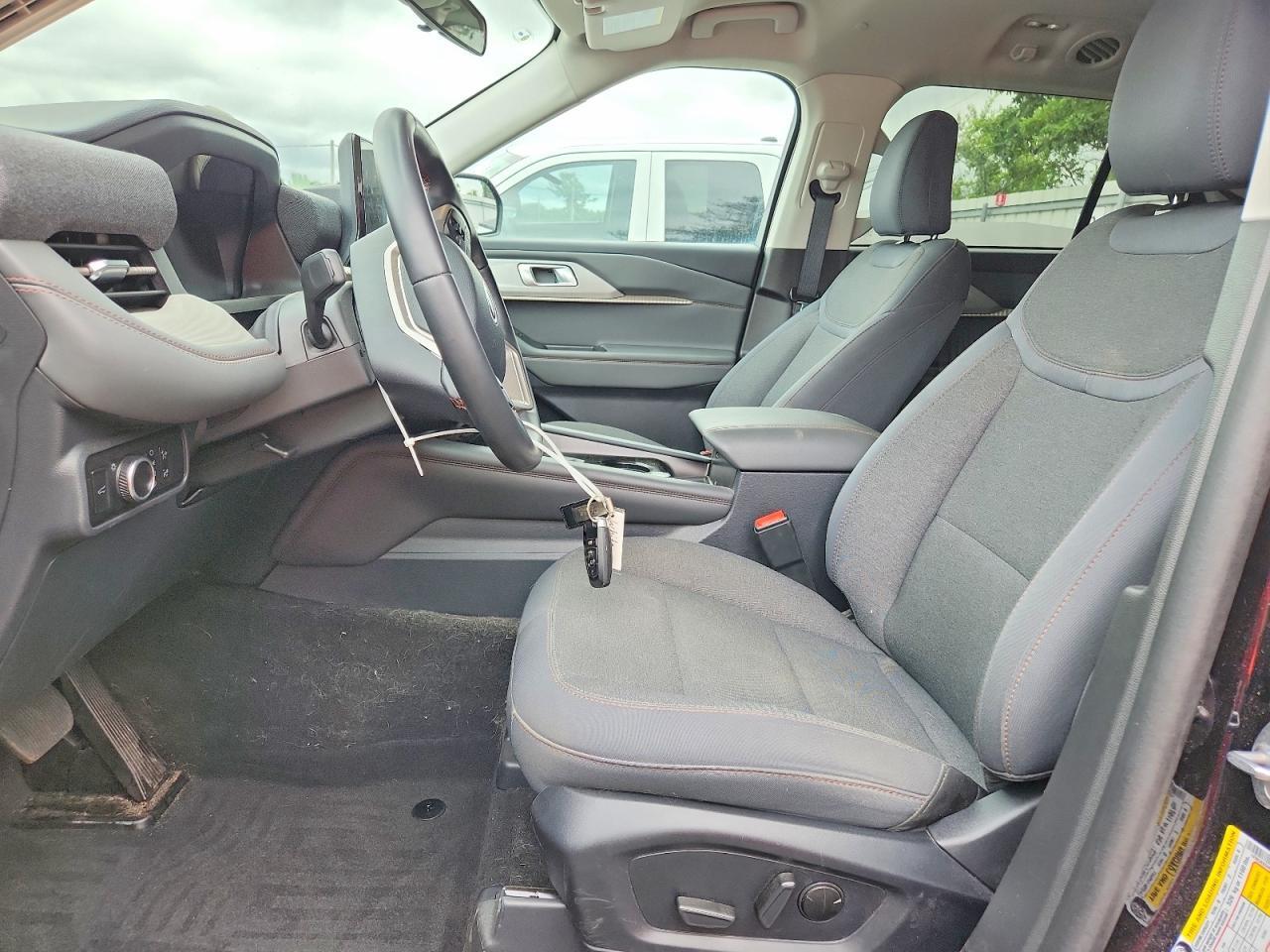 2025 Ford Explorer Active - Image 7