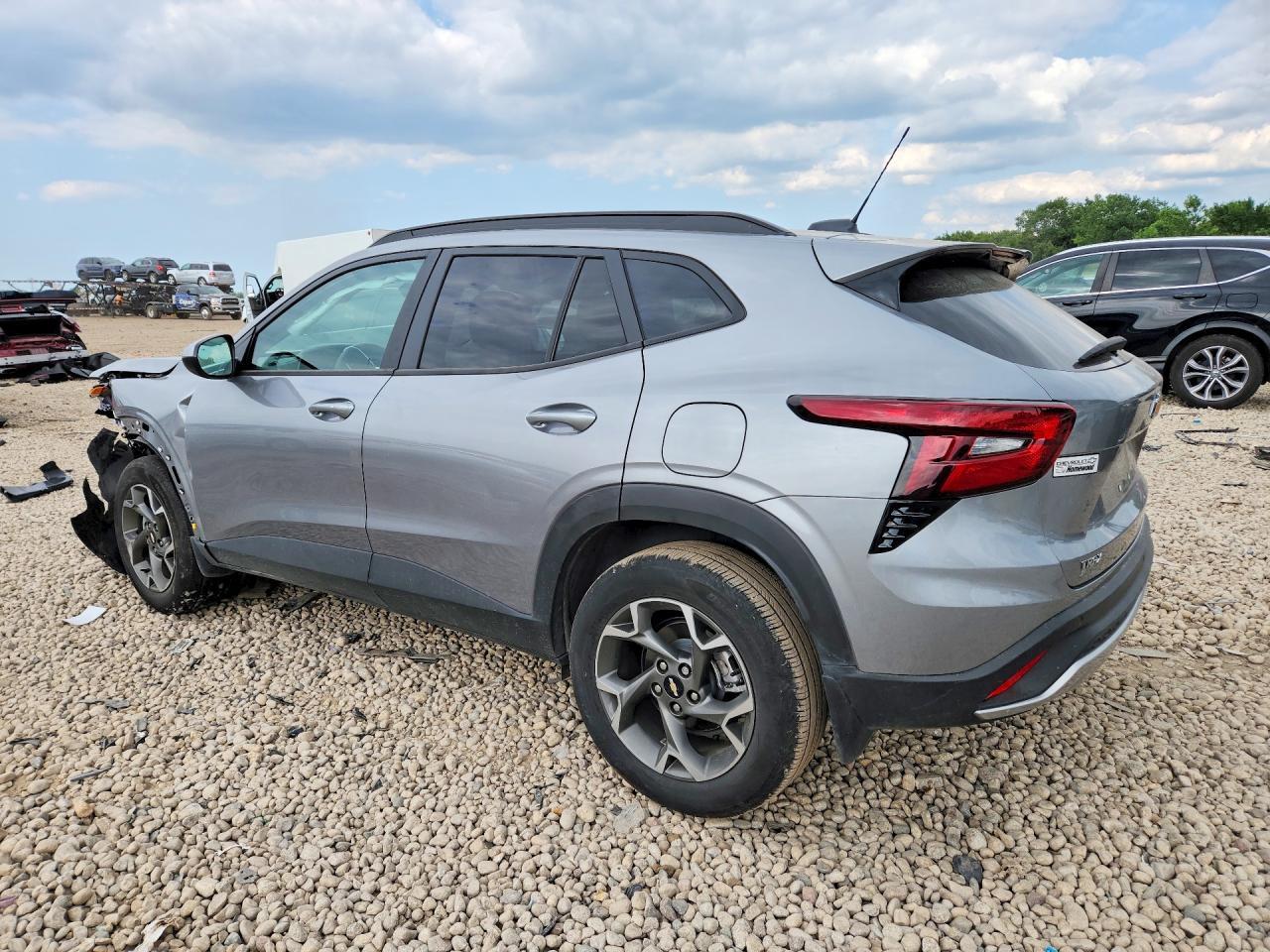 2025 Chevrolet Trax 1Lt - Image 2