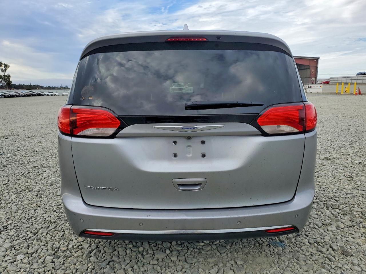 2019 Chrysler Pacifica Touring L - Фото 6
