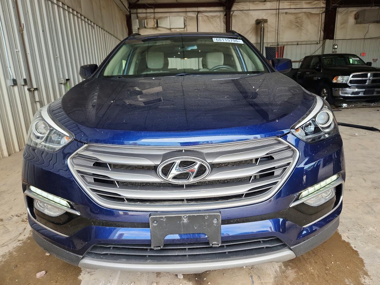 2017 Hyundai Santa Fe Sport 2.4L - Фото 5