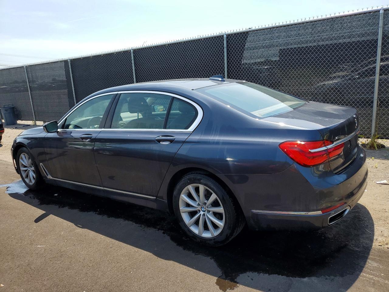 2018 BMW 740 Xi - Фото 2
