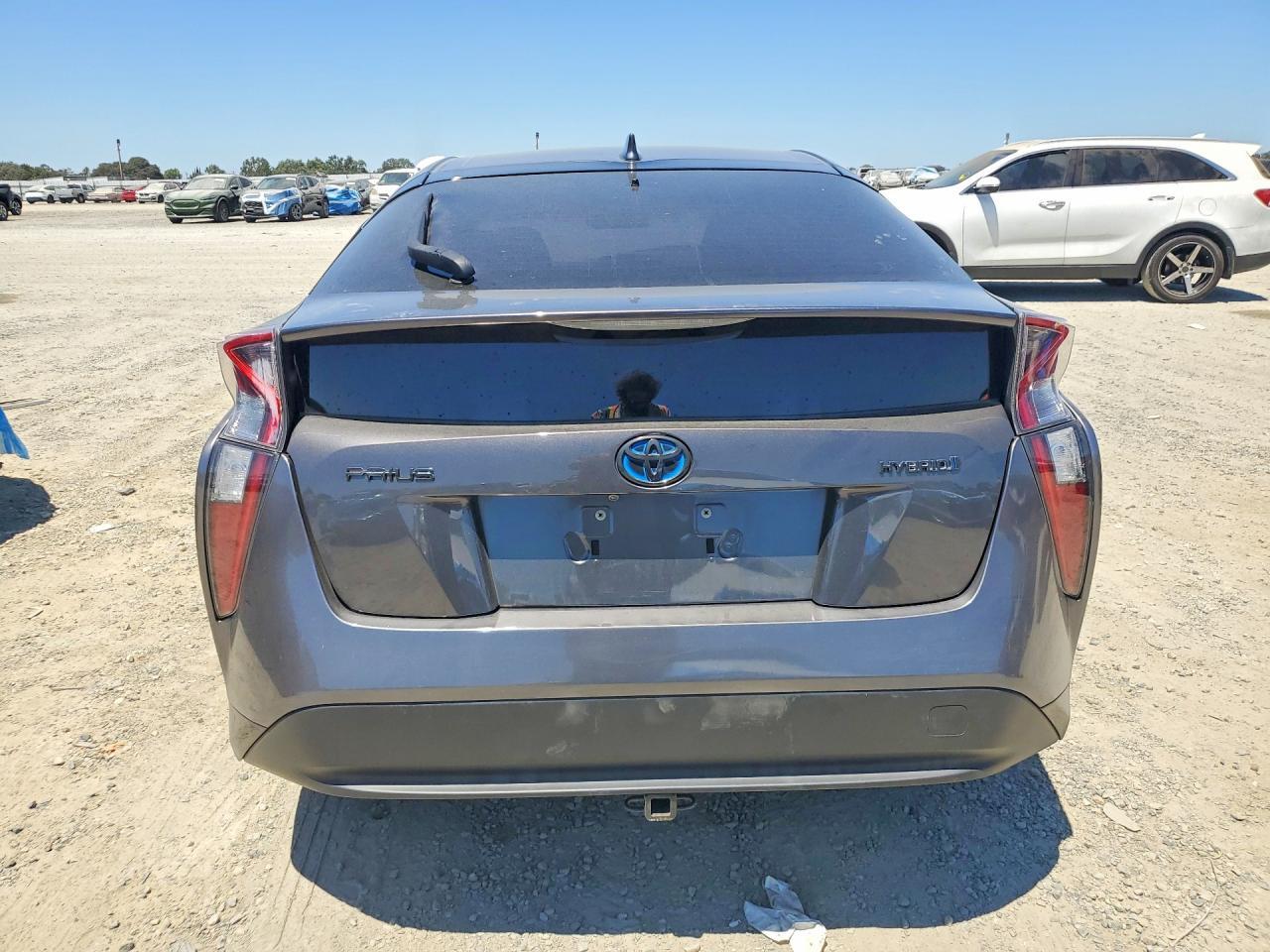 2017 Toyota Prius Four - Image 6