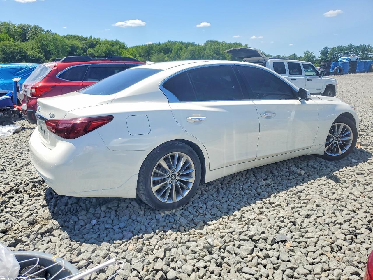 2021 Infiniti Q50 Luxe - Фото 3