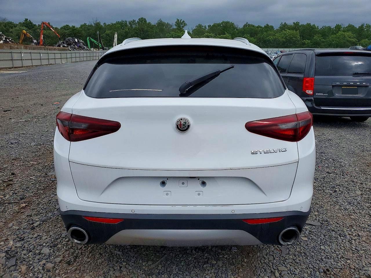 2019 Alfa Romeo Stelvio - Image 6