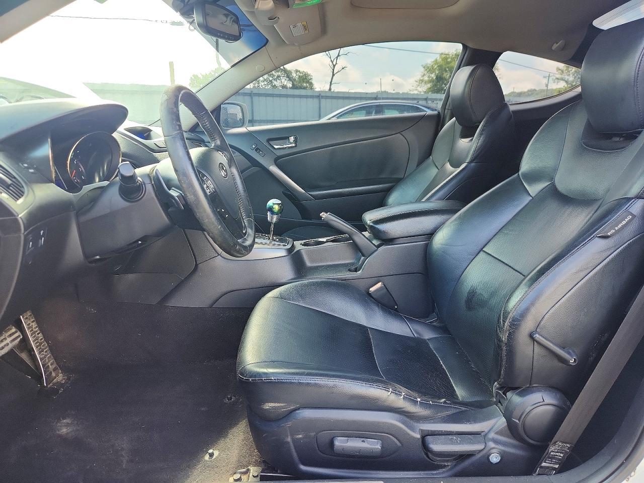 2011 Hyundai Genesis Coupe 3.8L - Фото 7