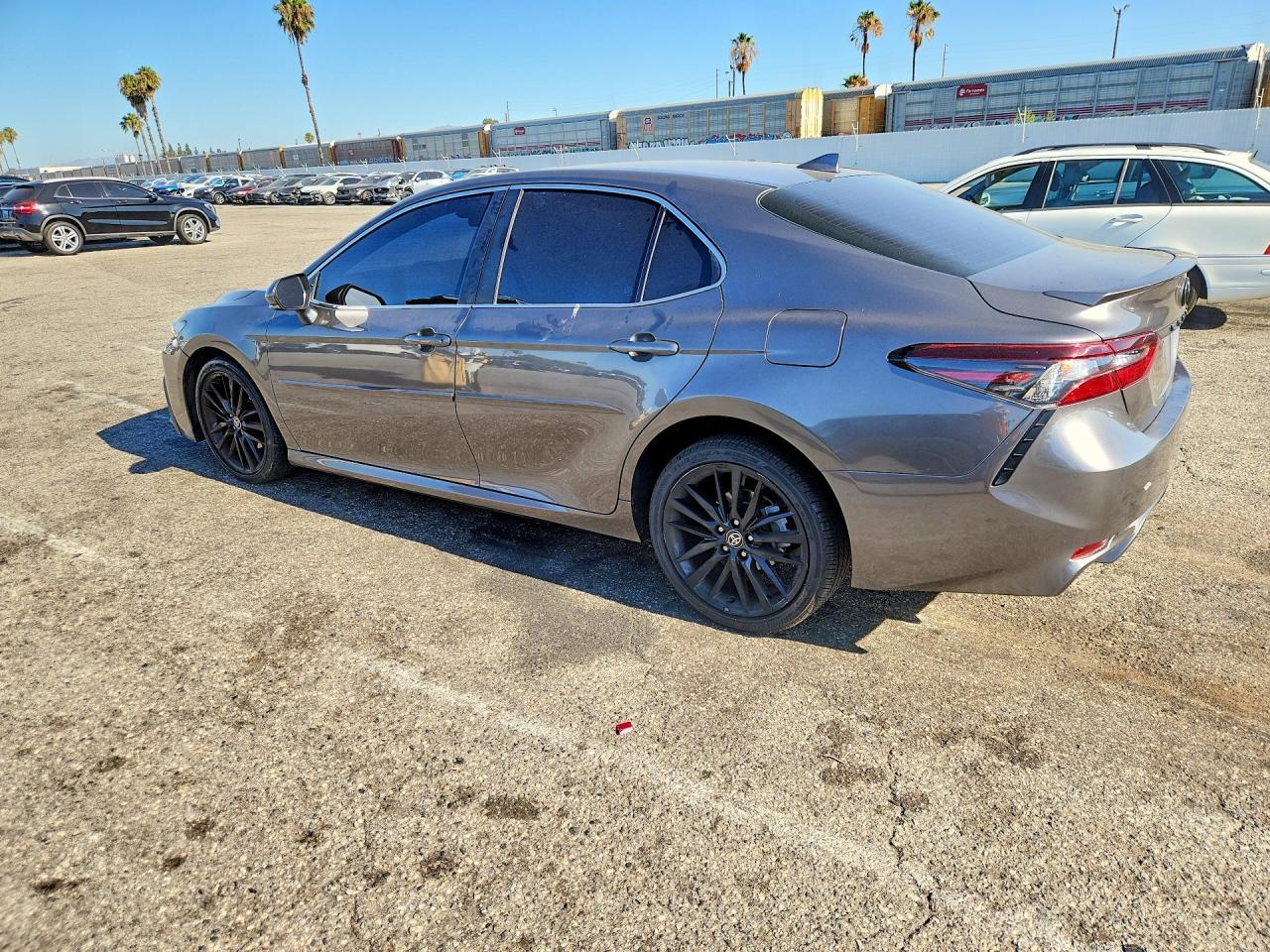 2023 Toyota Camry Se - Фото 2