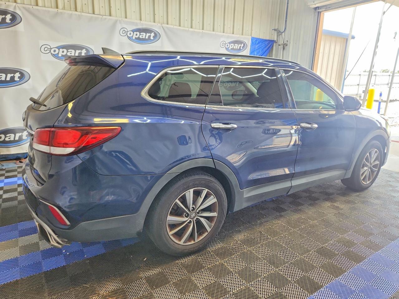 2017 Hyundai Santa Fe Se - Фото 3