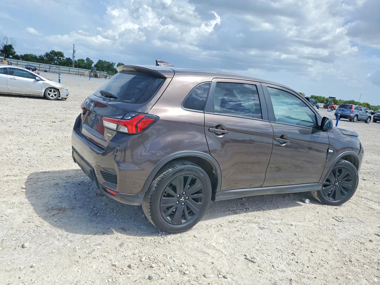 2023 Mitsubishi Outlander Sport S/Se - Фото 3
