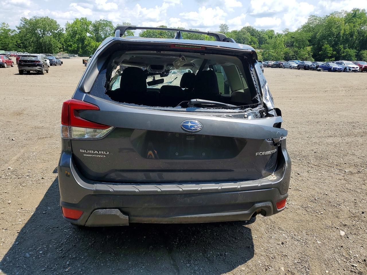 2024 Subaru Forester Premium - Image 6