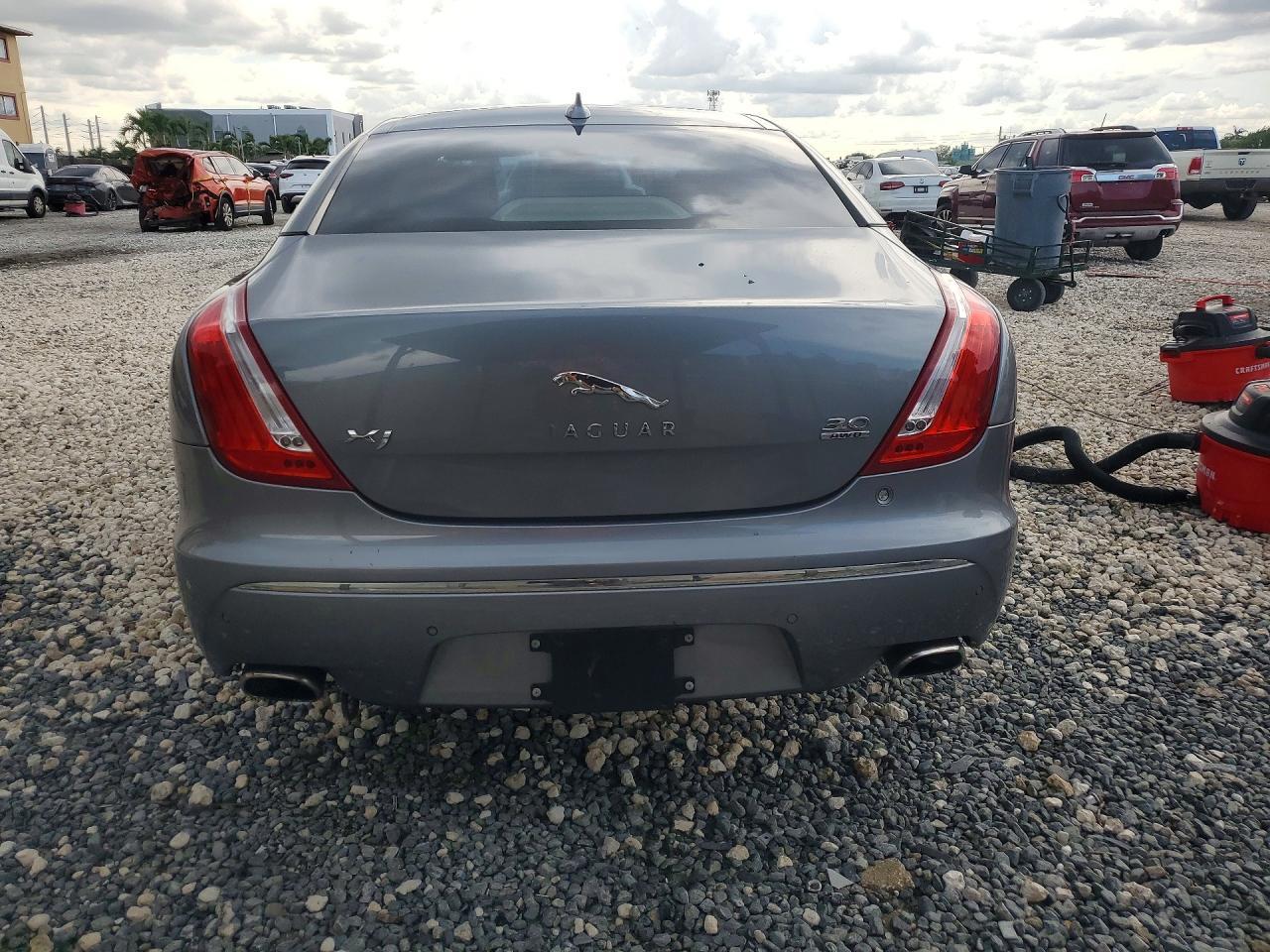 2013 Jaguar Xj - Image 6