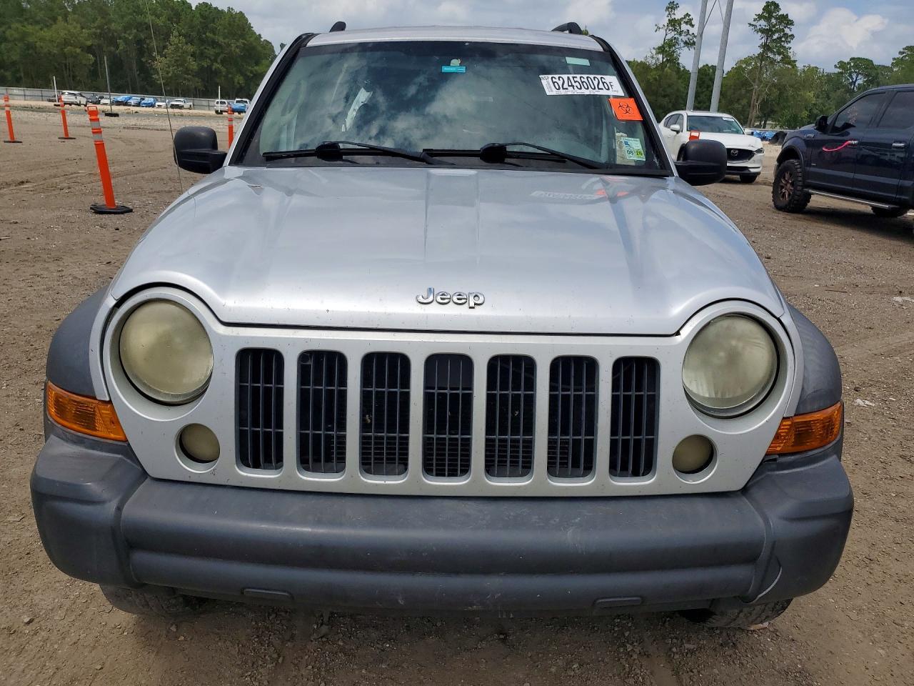 2006 Jeep Liberty Sport - Image 5