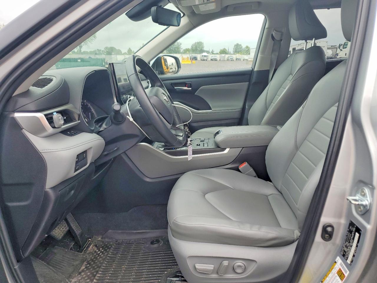 2023 Toyota Highlander Xle - Image 7