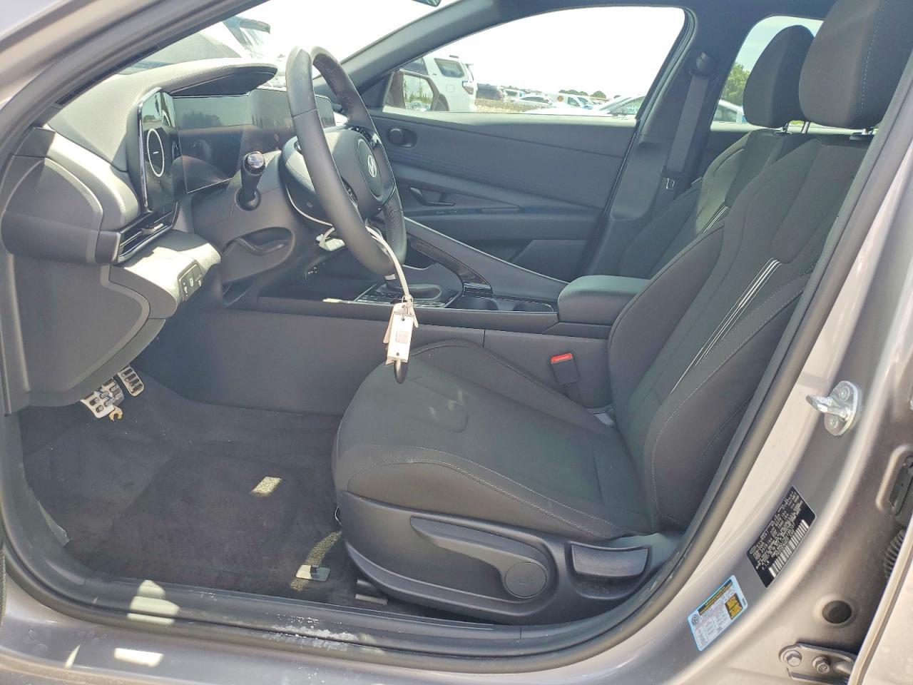 2025 Hyundai Elantra Hybrid Sel Sport - Фото 7