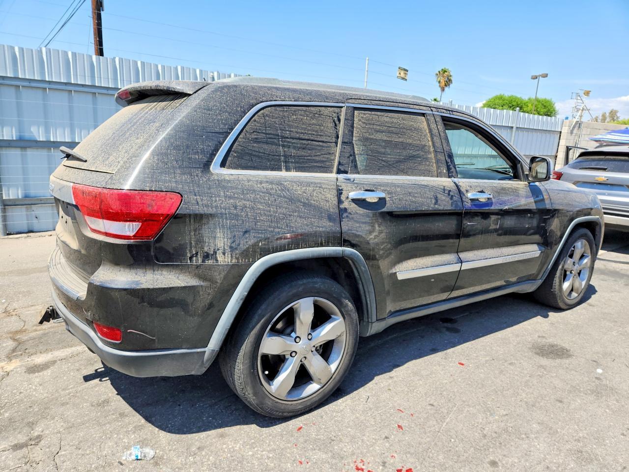 2013 Jeep Grand Cherokee Overland - Image 3