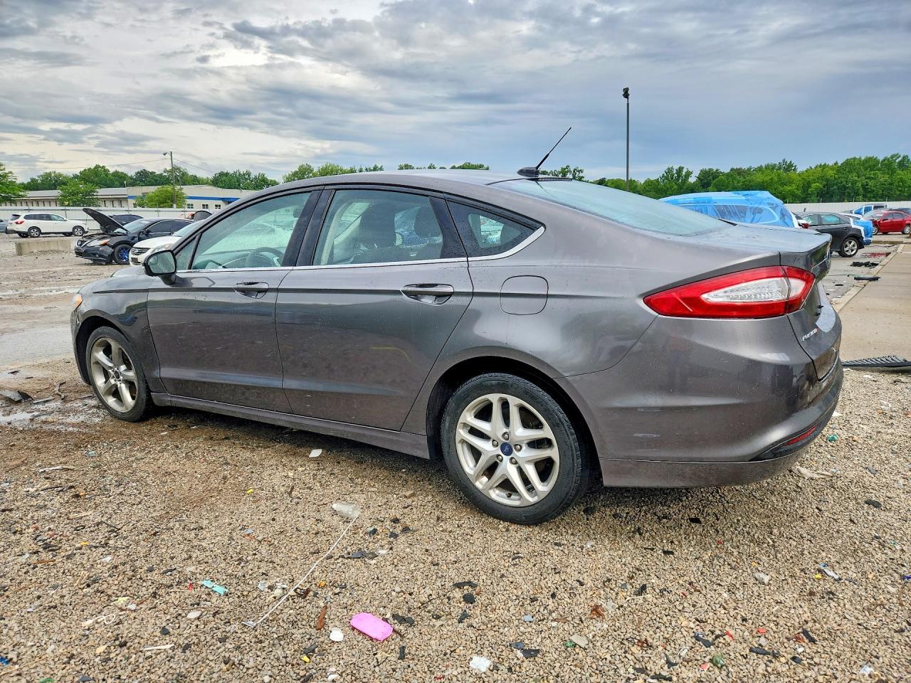 2014 Ford Fusion Se - Фото 2