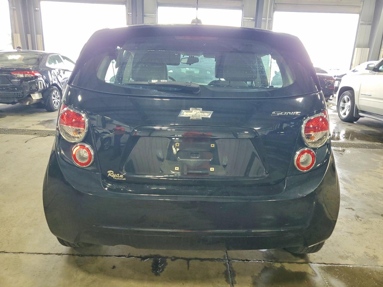2016 Chevrolet Sonic Ls - Image 6