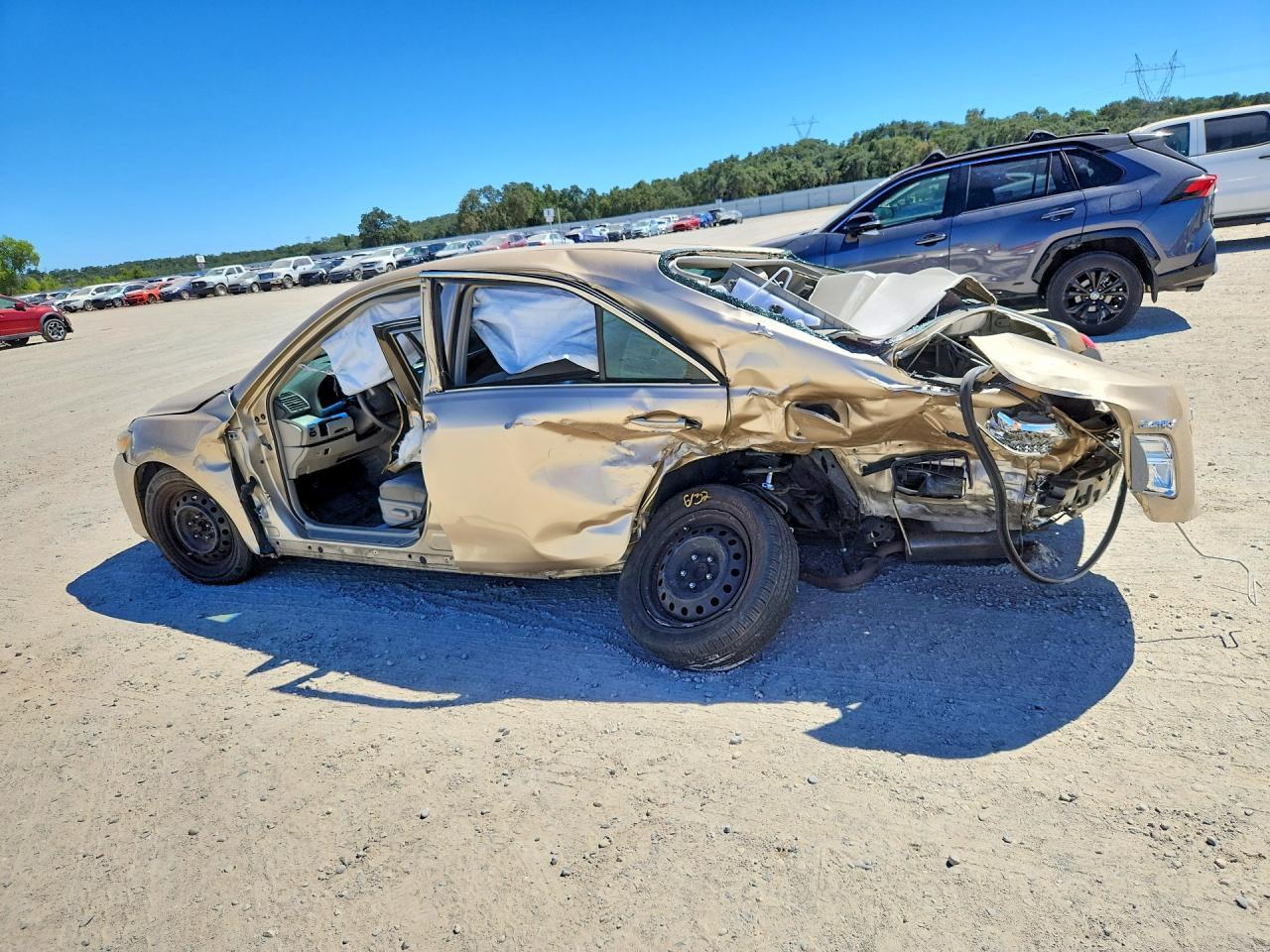 2011 Toyota Camry Le - Image 2