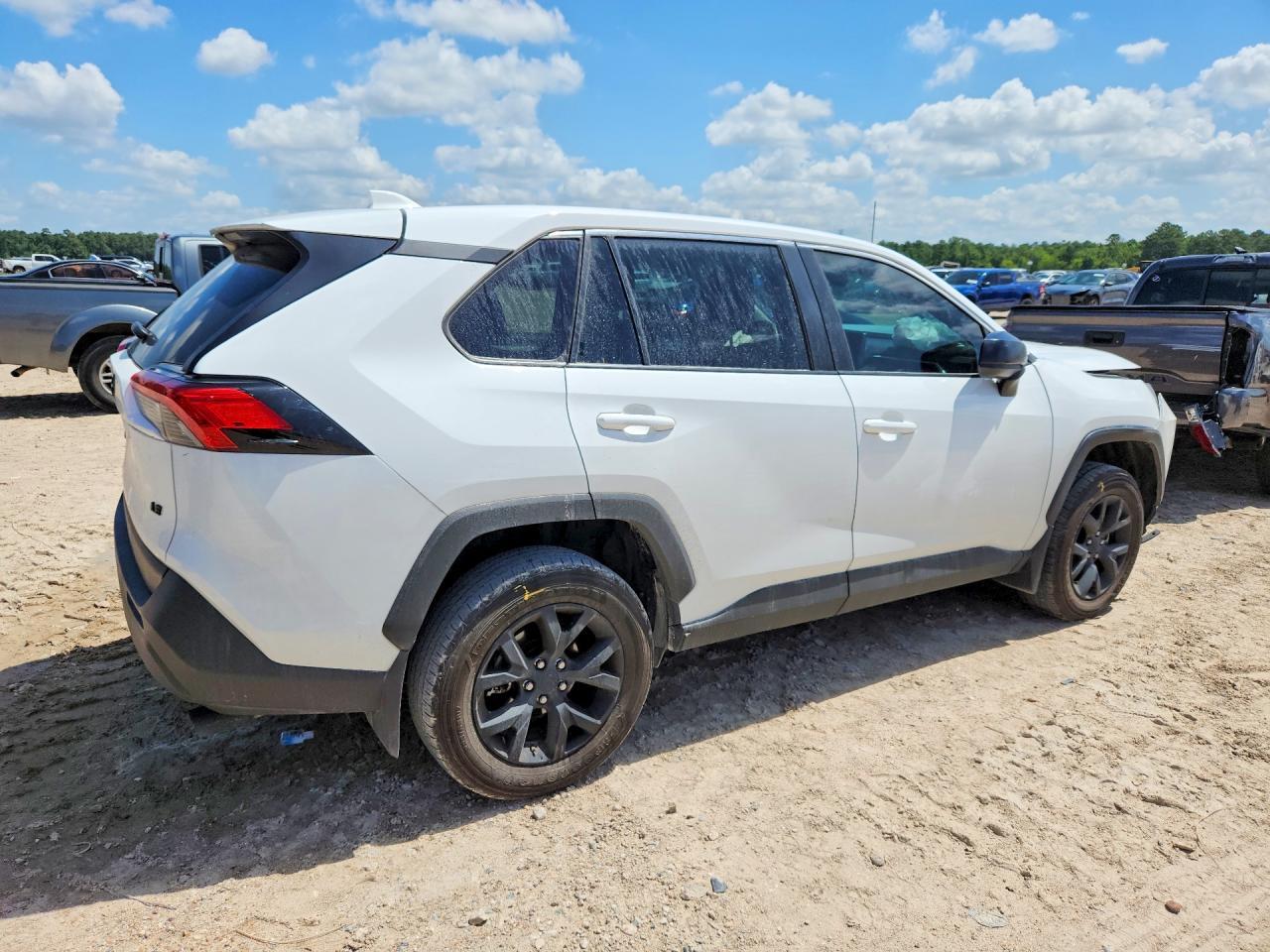 2024 Toyota Rav4 Le - Фото 3