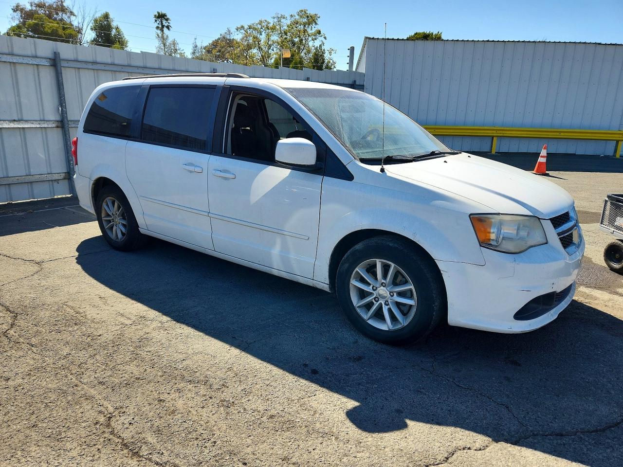 2014 Dodge Grand Caravan Sxt - Image 4