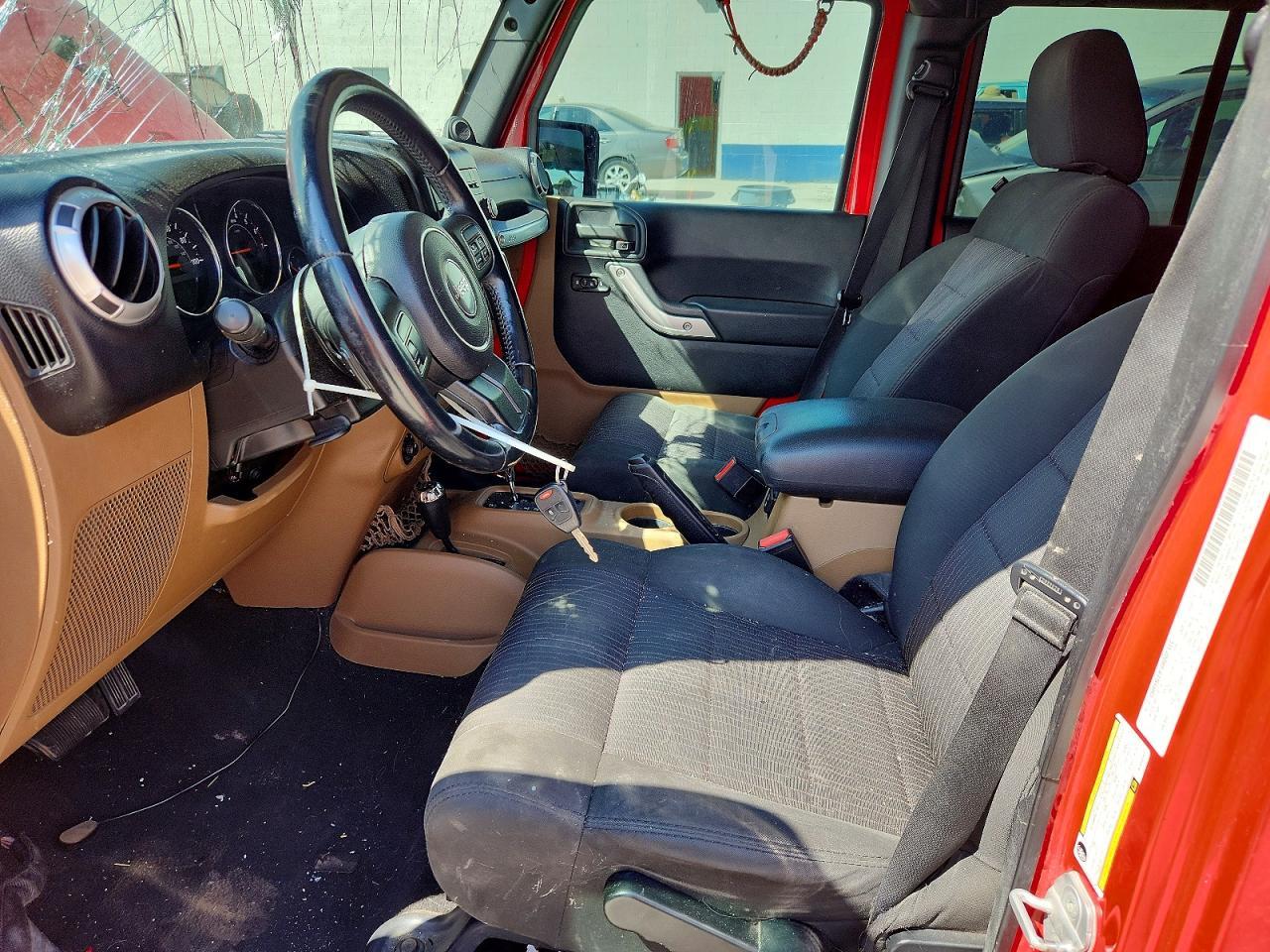 2011 Jeep Wrangler Unlimited Sahara - Image 7