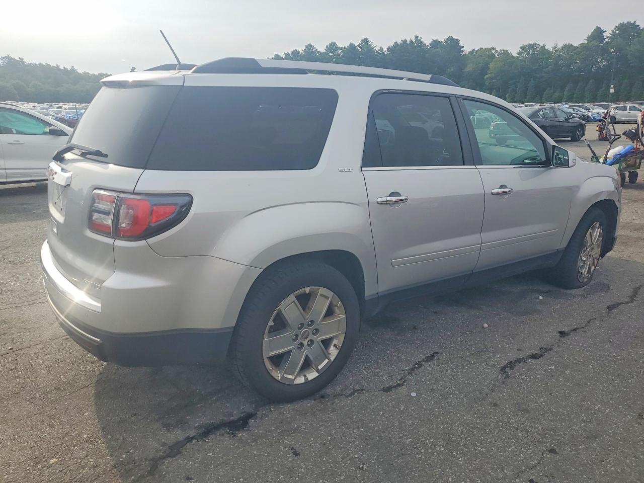 2017 GMC Acadia Limited Slt-2 - Image 3
