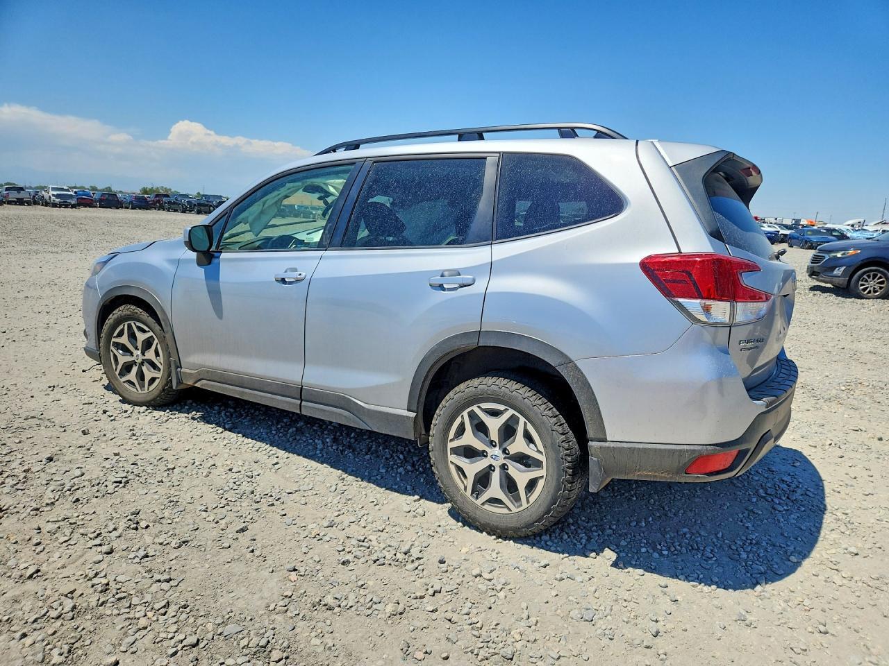 2022 Subaru Forester Premium - Фото 2