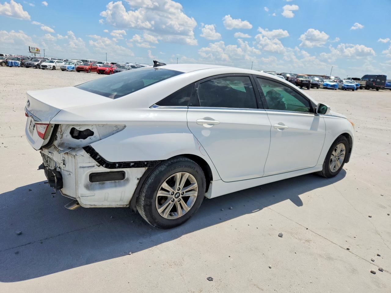 2014 Hyundai Sonata Gls - Image 3