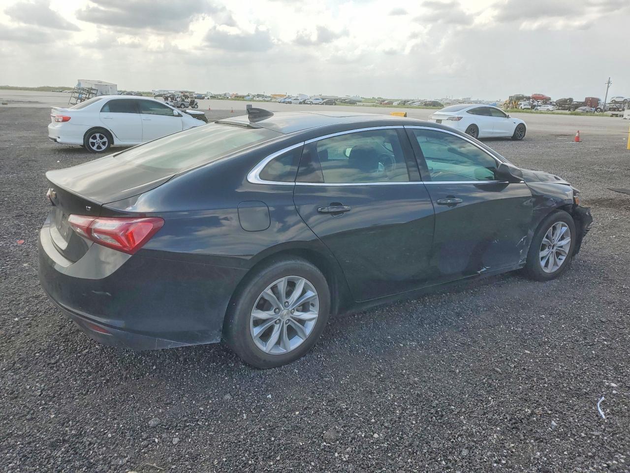 2022 Chevrolet Malibu Lt - Image 3
