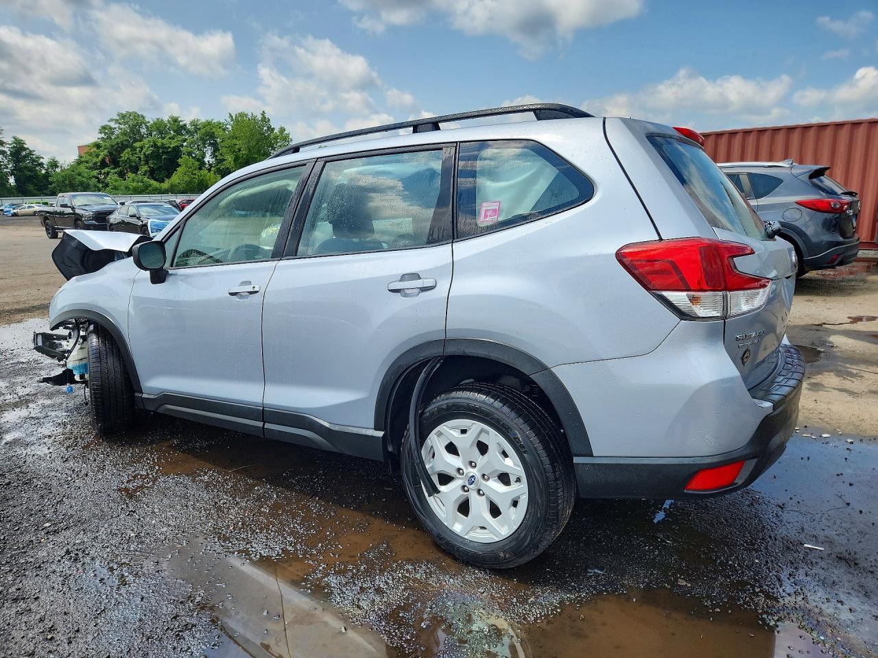 2021 Subaru Forester - Фото 2
