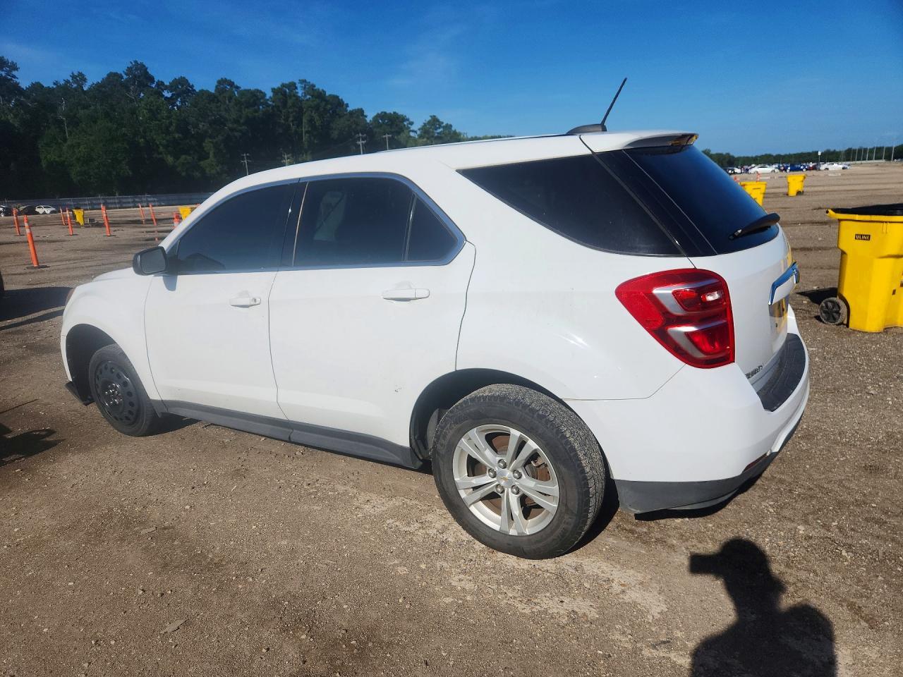2017 Chevrolet Equinox Ls - Фото 2