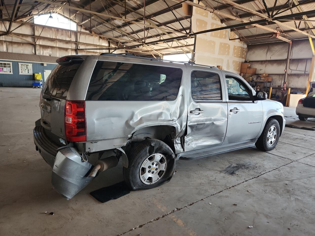 2009 Chevrolet Suburban C1500 Lt - Фото 3