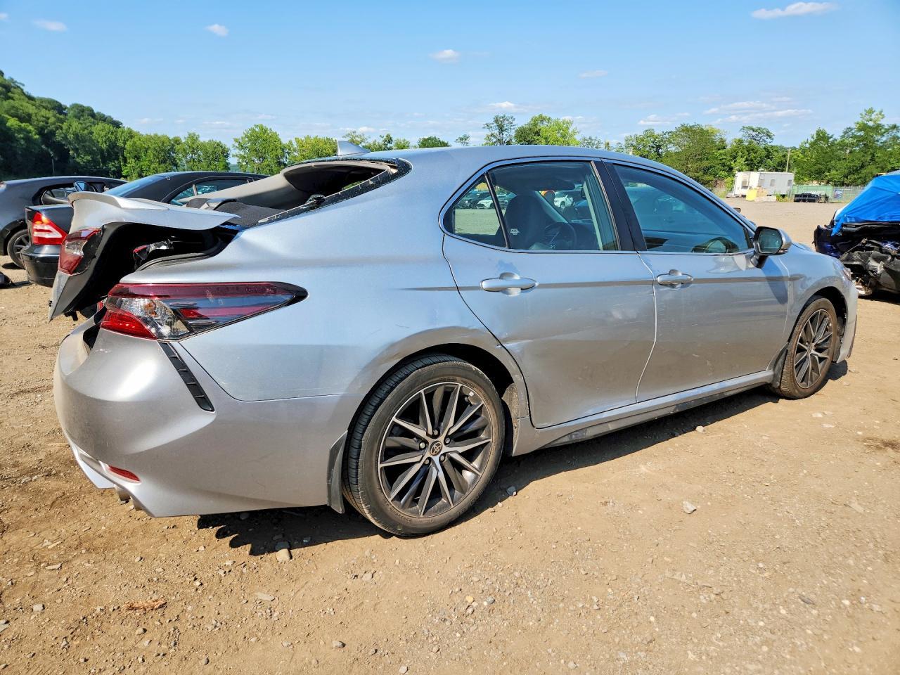 2023 Toyota Camry Se - Фото 3