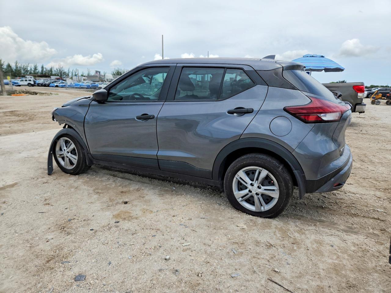 2025 Nissan Kicks Play S - Image 2