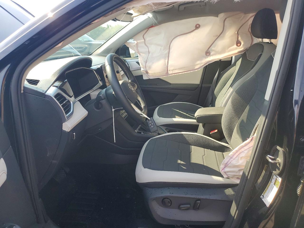 2025 Volkswagen Taos Se - Фото 7